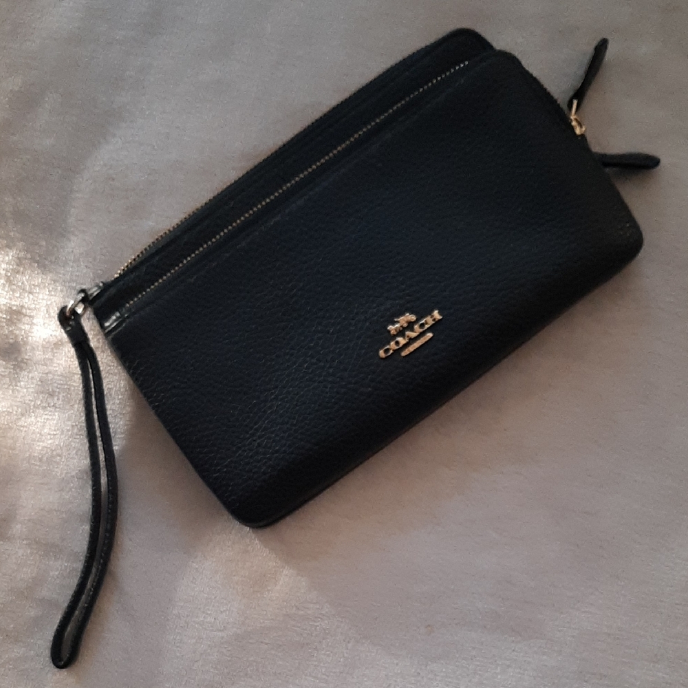 NEW Never used Couch Double Zip Wristlet Wallet